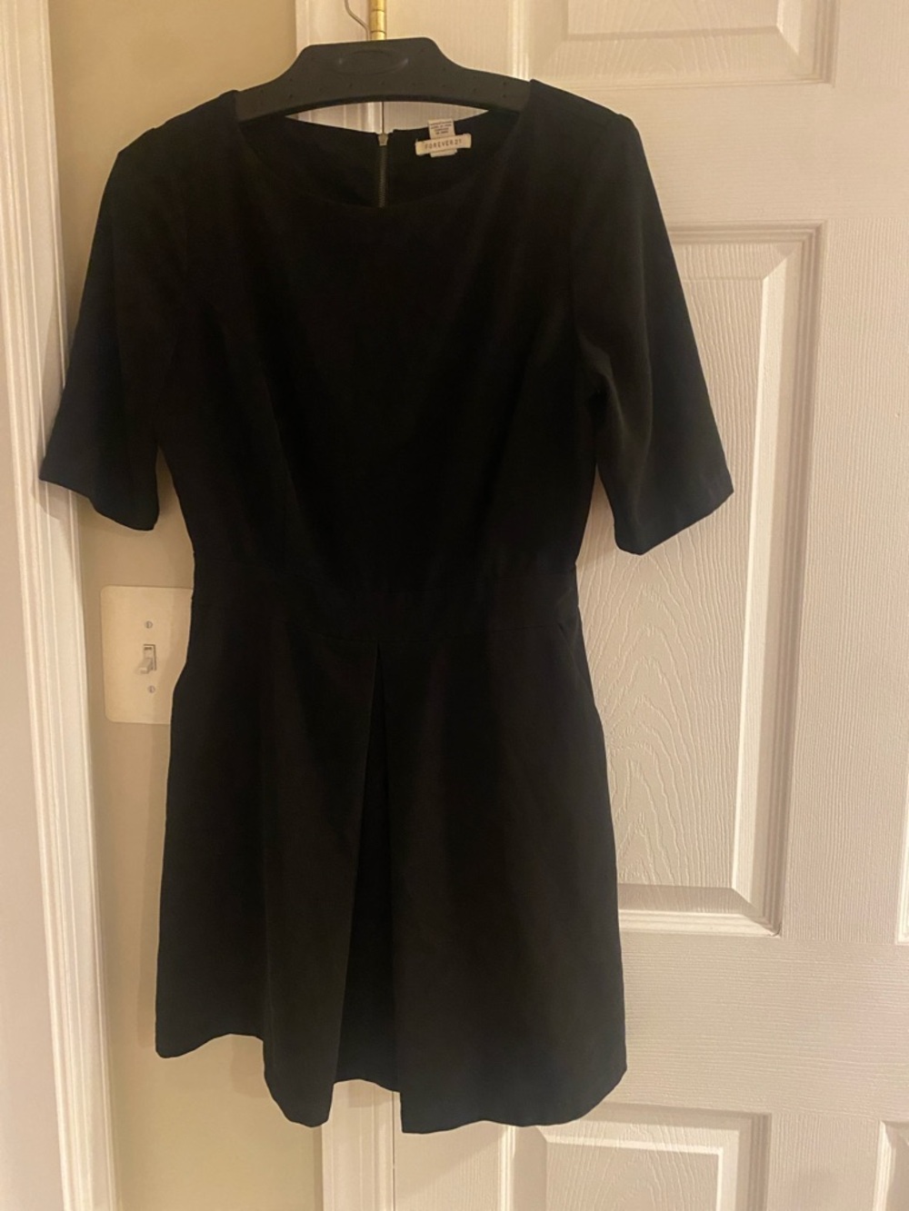Forever 21 Black Short Sleeve Fit-and-Flare Mini Dress
